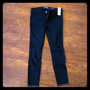 Black Low Rise Distressed Jeans. NWT Size 5R
